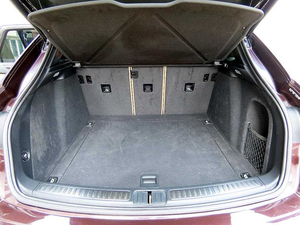 Porsche Macan — photo 18