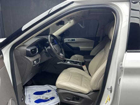 Ford Explorer — photo 06