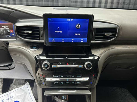 Ford Explorer — photo 12