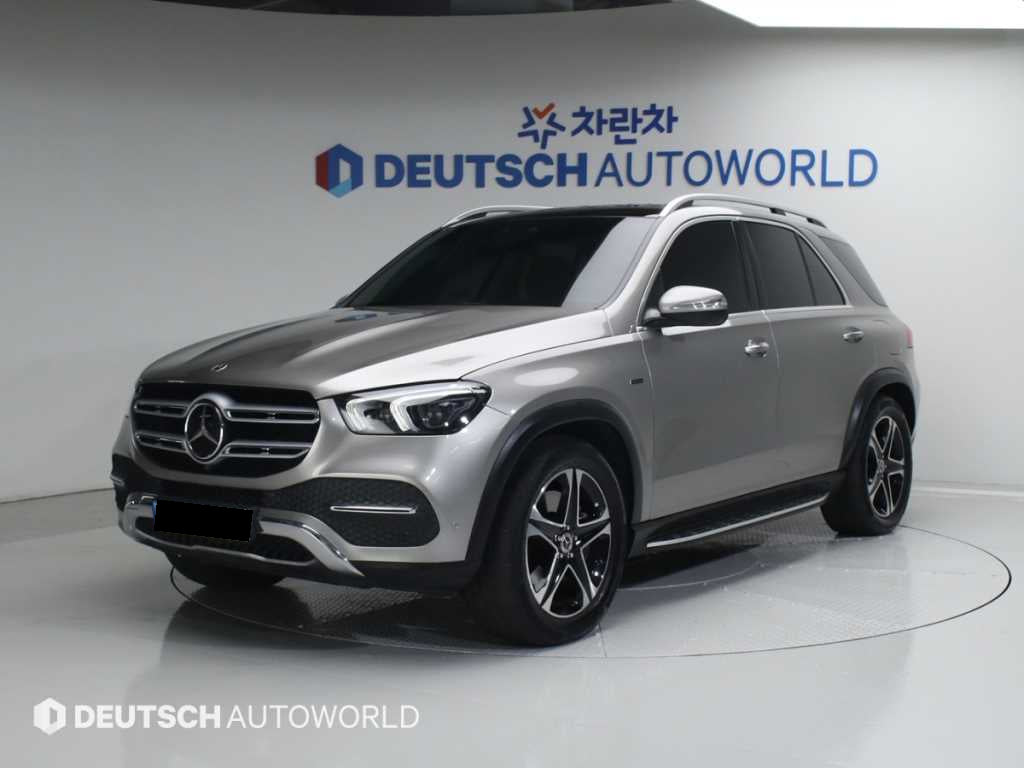 Mercedes-Benz GLE-Class — photo 01