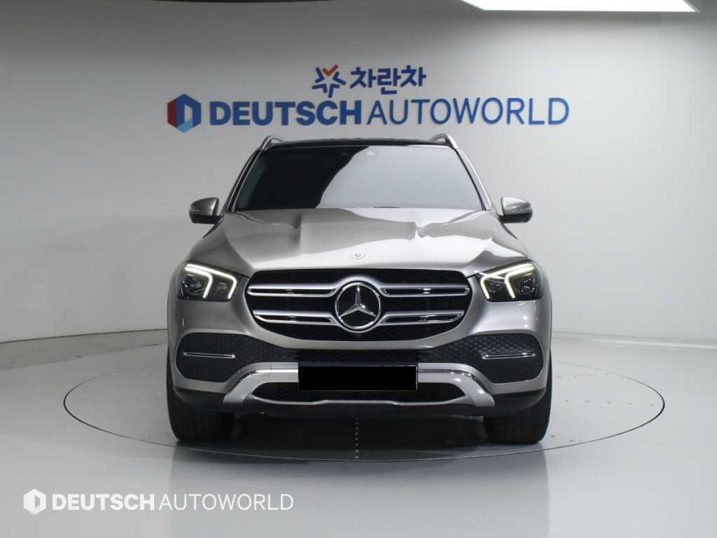 Mercedes-Benz GLE-Class — photo 03