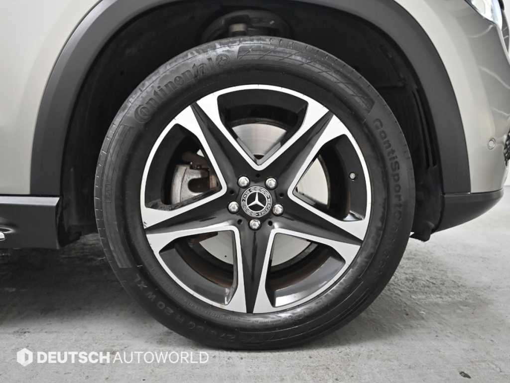 Mercedes-Benz GLE-Class — photo 05