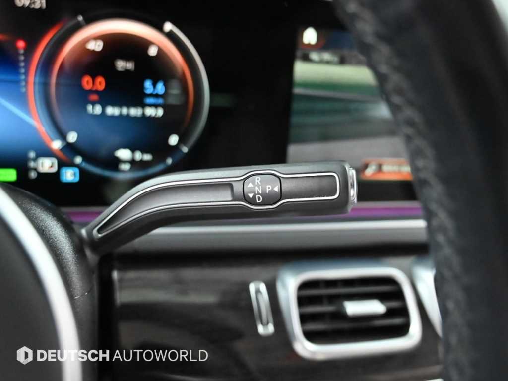 Mercedes-Benz GLE-Class — photo 09