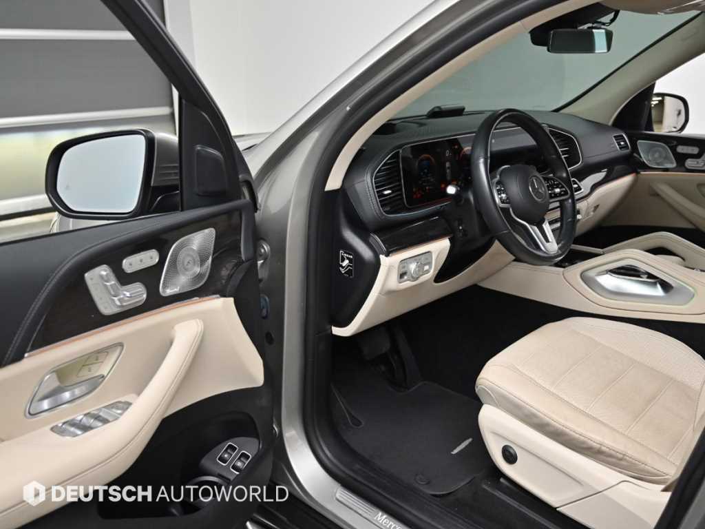 Mercedes-Benz GLE-Class — photo 11