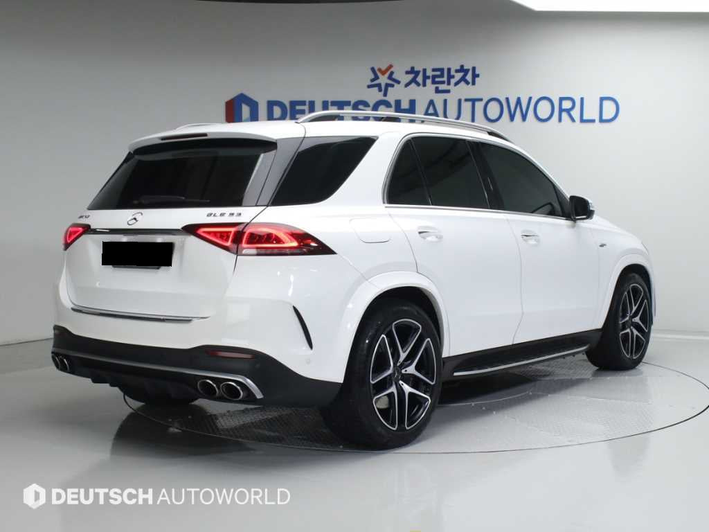 Mercedes-Benz GLE-Class — photo 02