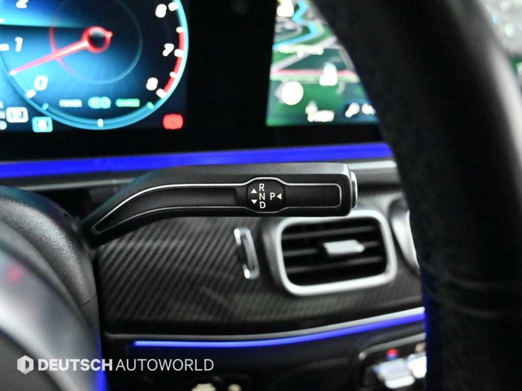 Mercedes-Benz GLE-Class — photo 09