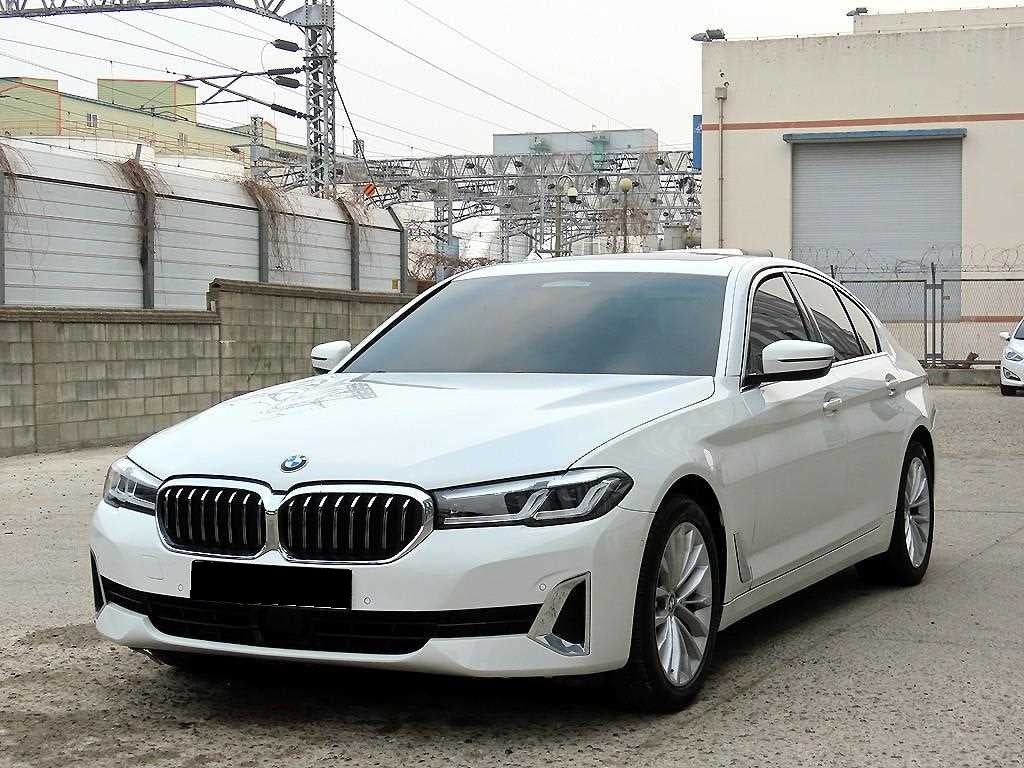 BMW 5-Series — photo 02