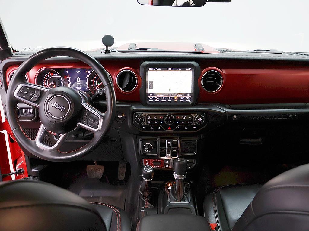 Jeep Wrangler — photo 05