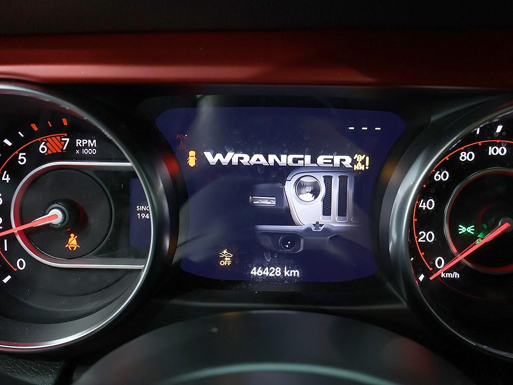 Jeep Wrangler — photo 06