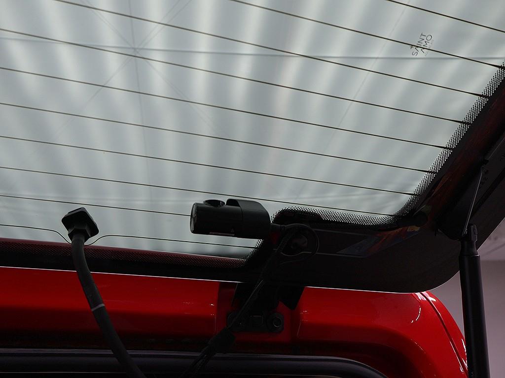 Jeep Wrangler — photo 14