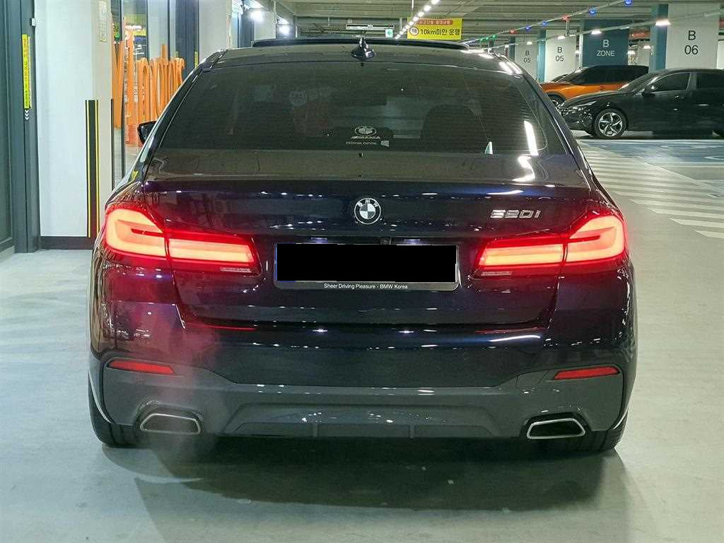 BMW 5-Series — photo 04