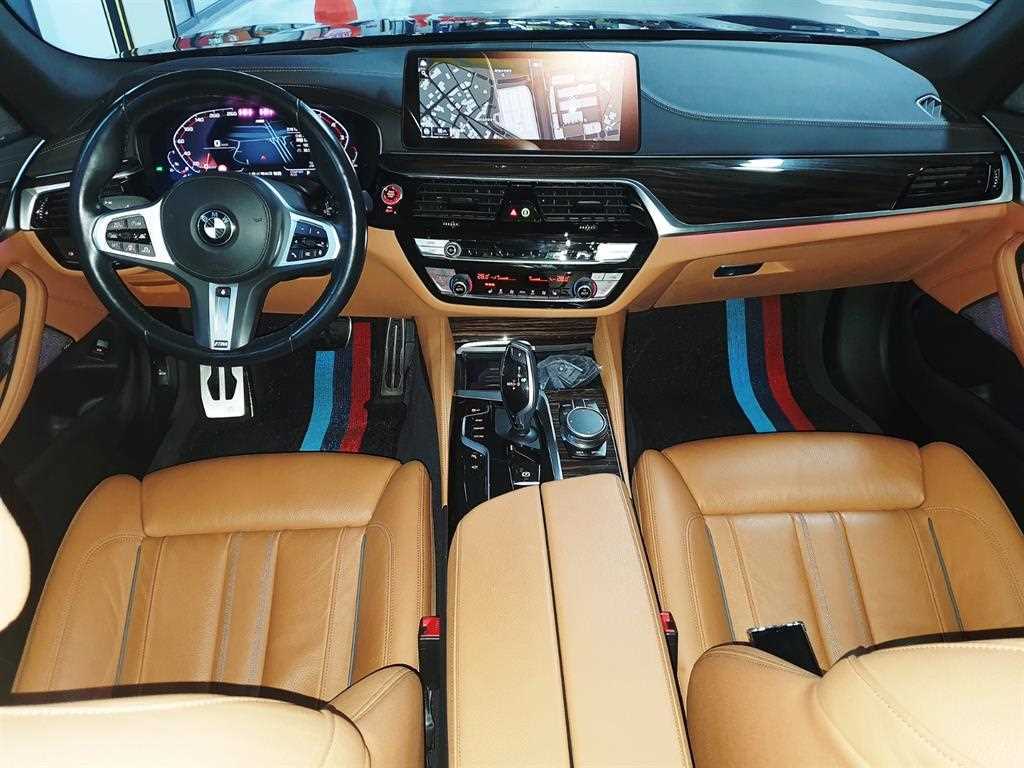 BMW 5-Series — photo 07