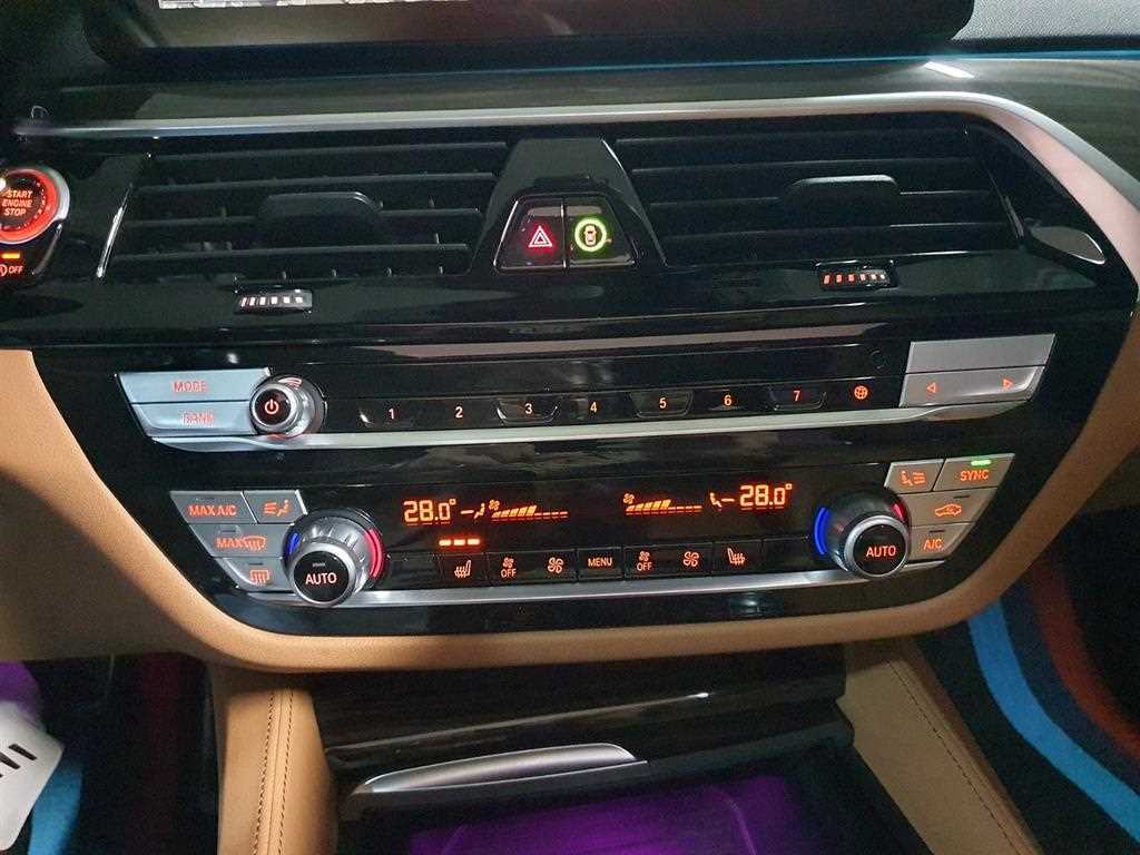 BMW 5-Series — photo 11