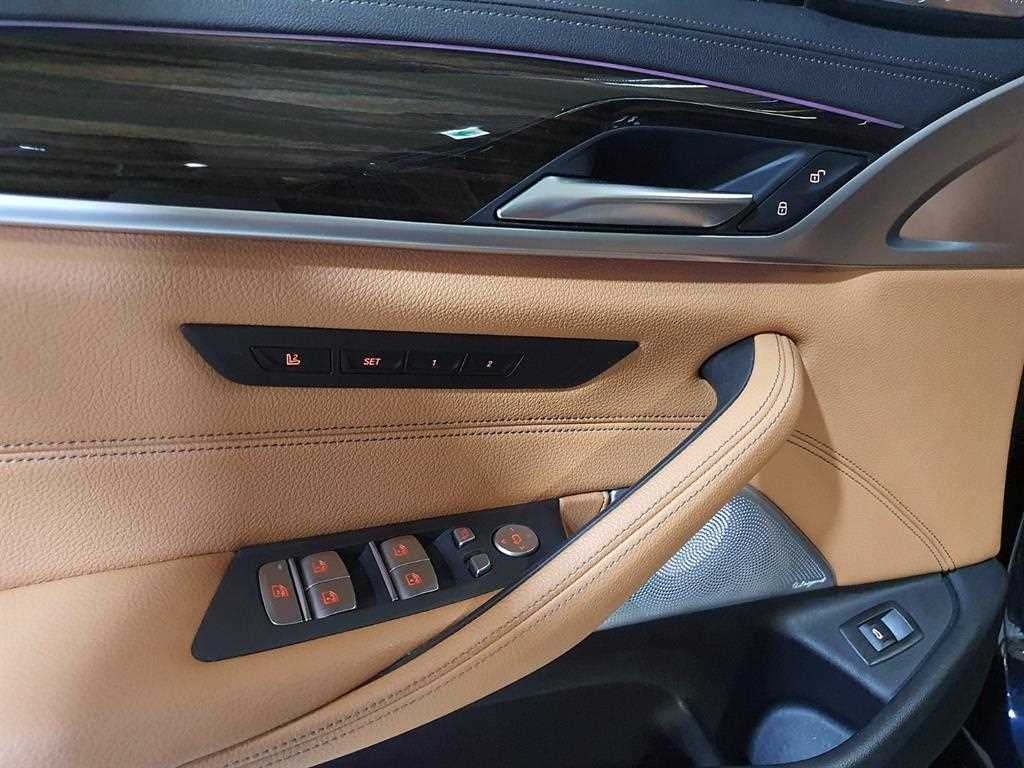 BMW 5-Series — photo 14