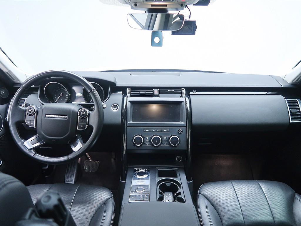 Land Rover Discovery — photo 11