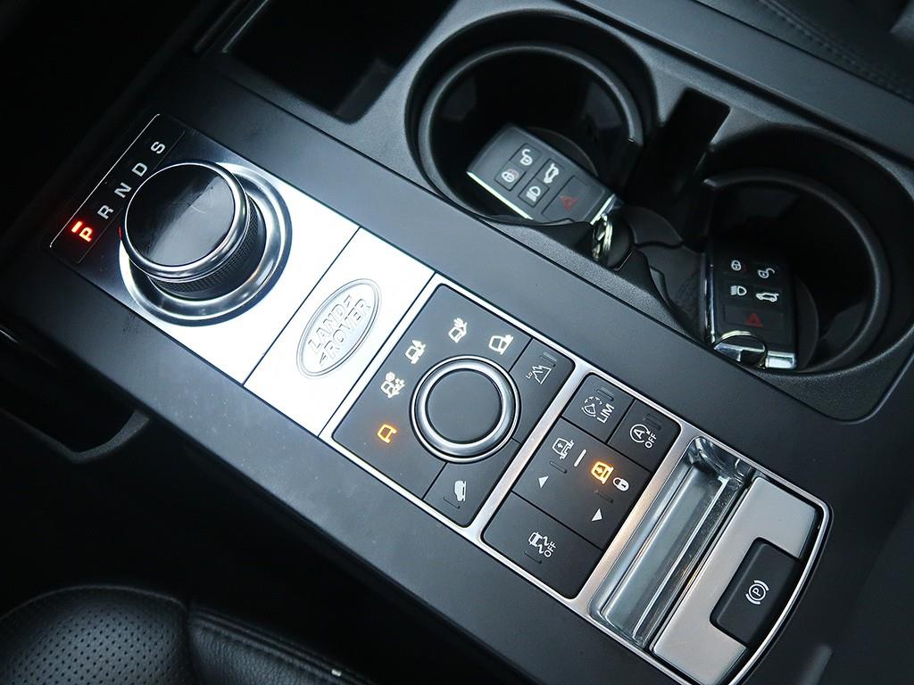 Land Rover Discovery — photo 13