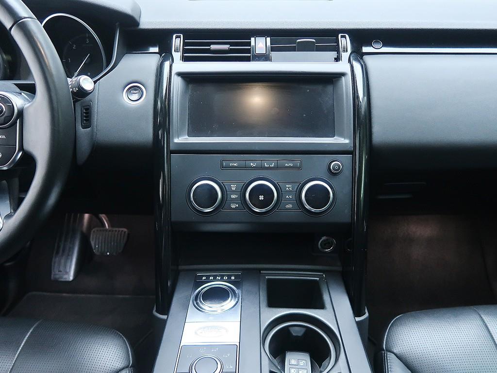 Land Rover Discovery — photo 14