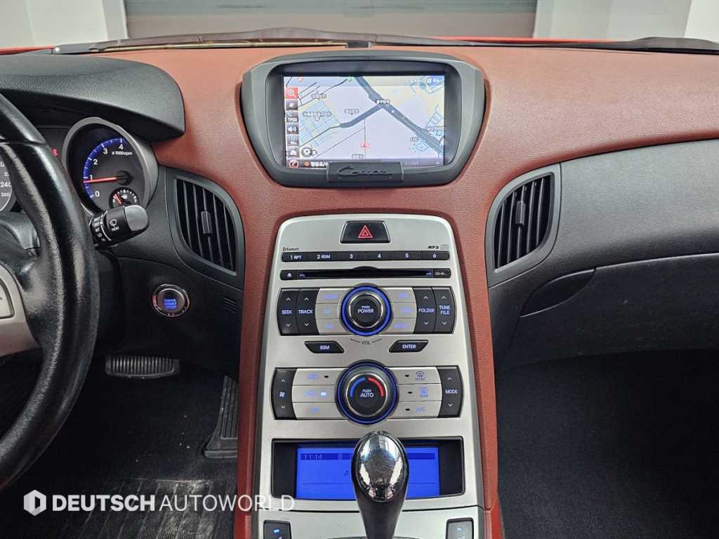 Hyundai Genesis — photo 14