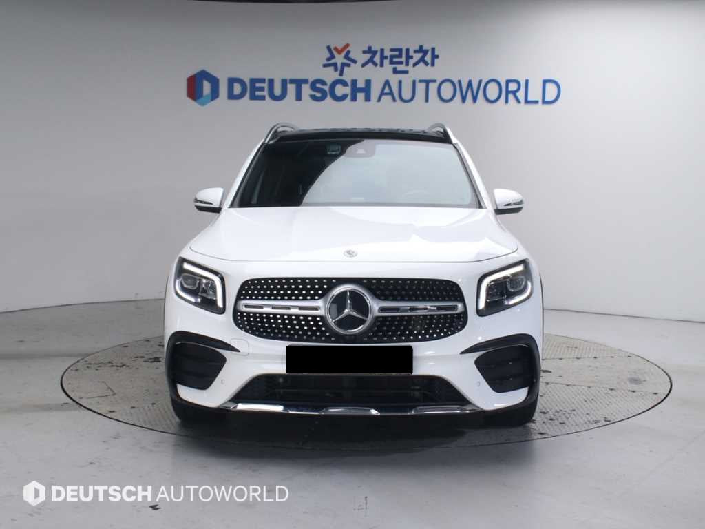 Mercedes-Benz GLB-Class — photo 03