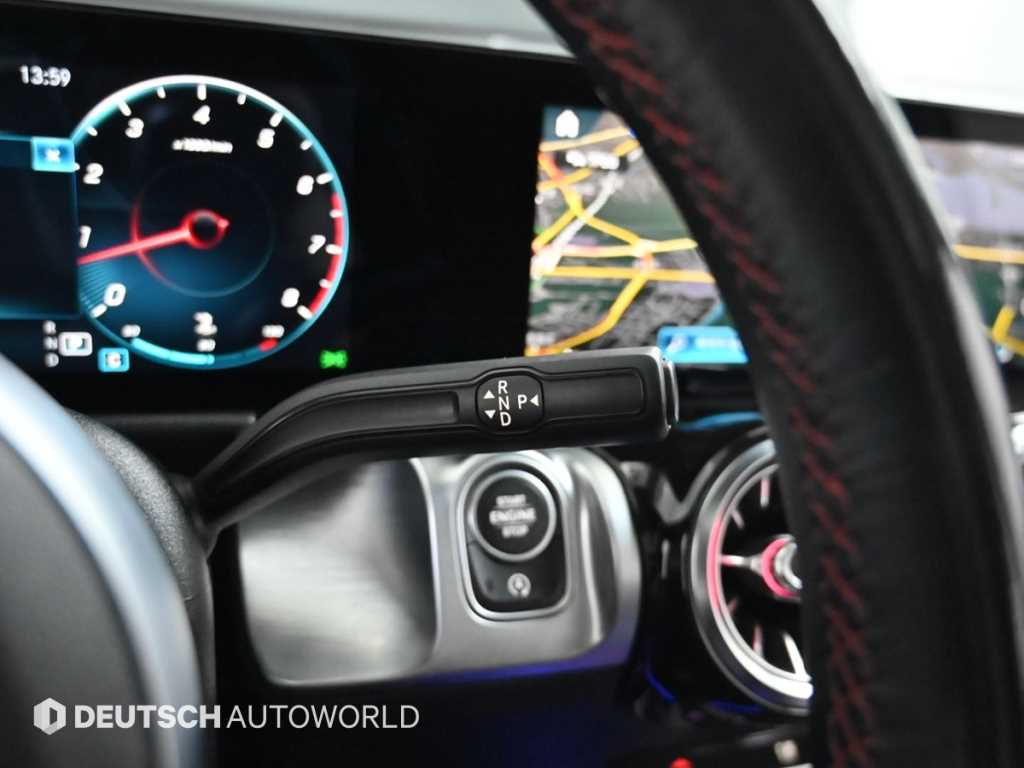 Mercedes-Benz GLB-Class — photo 09