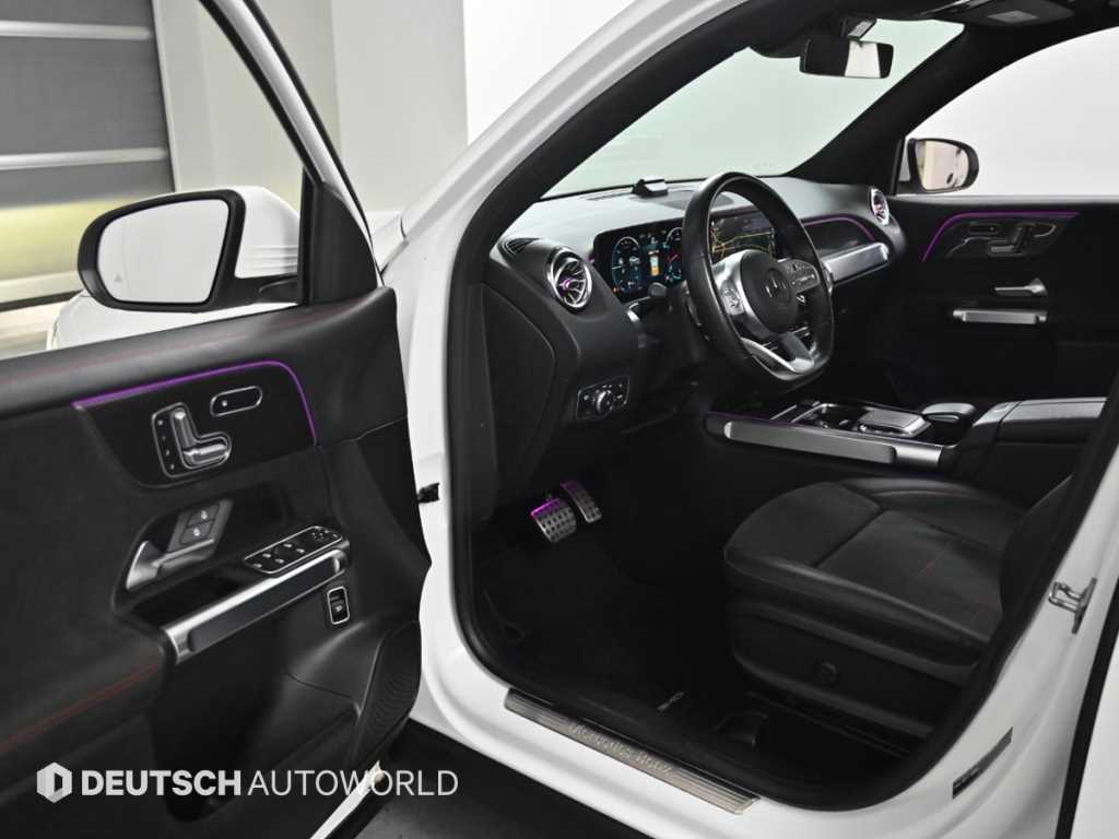 Mercedes-Benz GLB-Class — photo 11