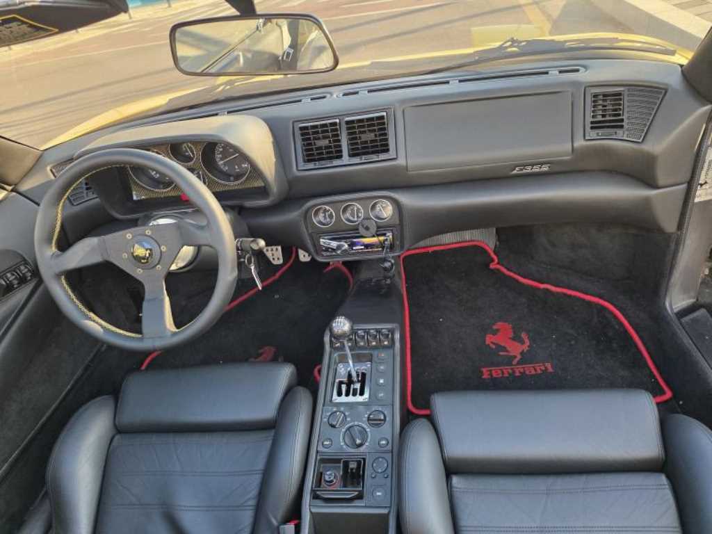 Ferrari F355 — photo 11