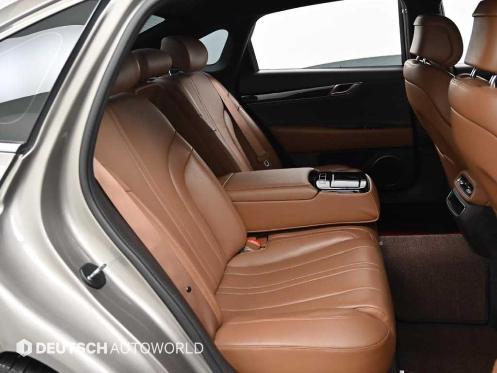 Genesis G80 — photo 12