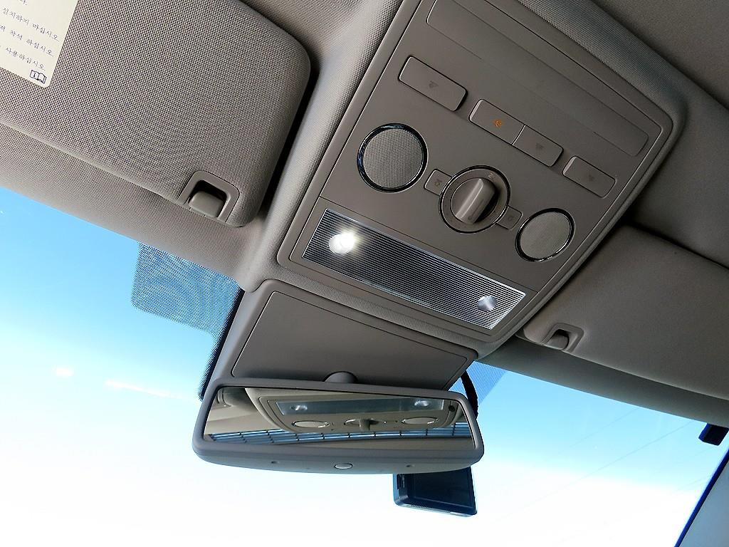 Volkswagen Phaeton — photo 15