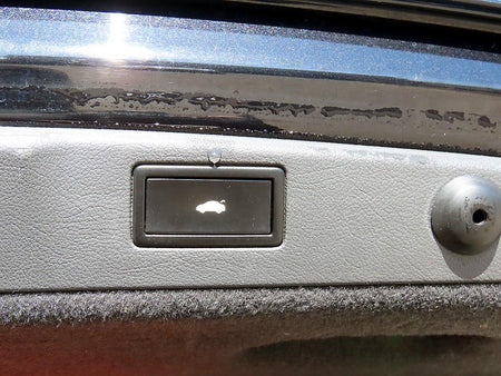 Volkswagen Phaeton — photo 17