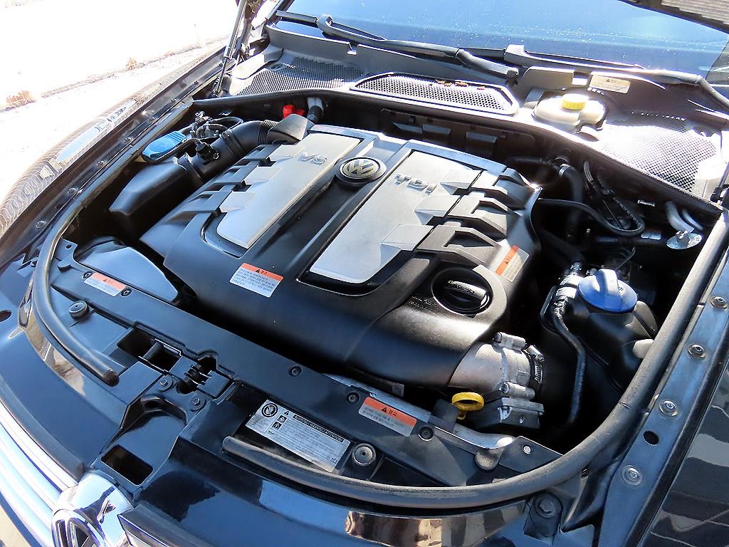 Volkswagen Phaeton — photo 19