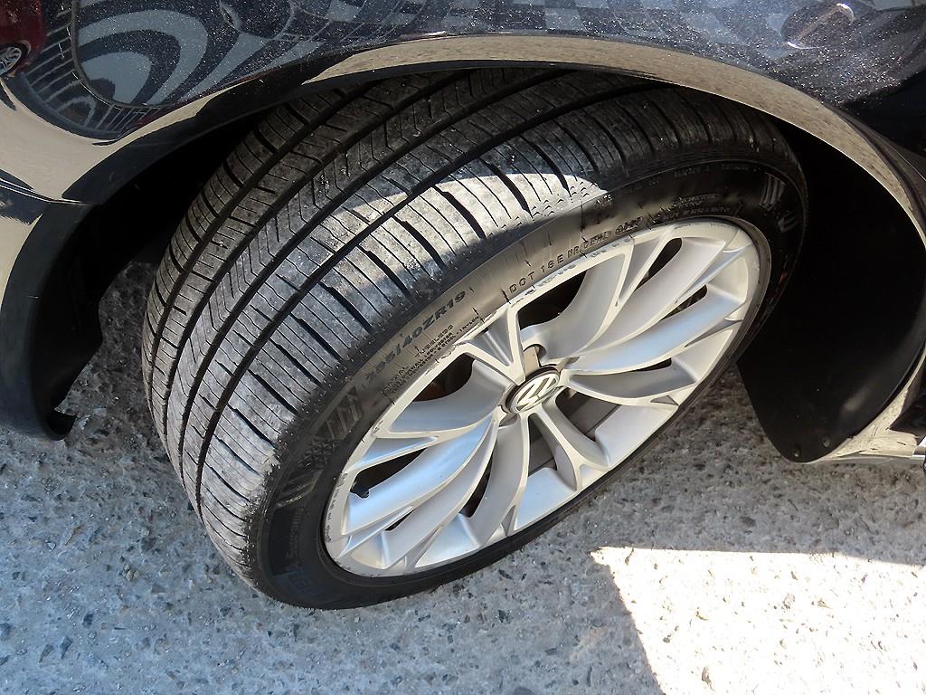 Volkswagen Phaeton — photo 20