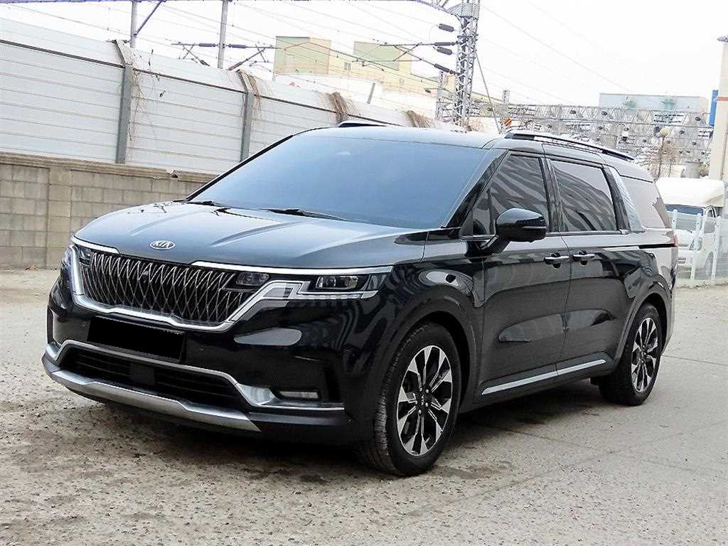 Kia Carnival — photo 02