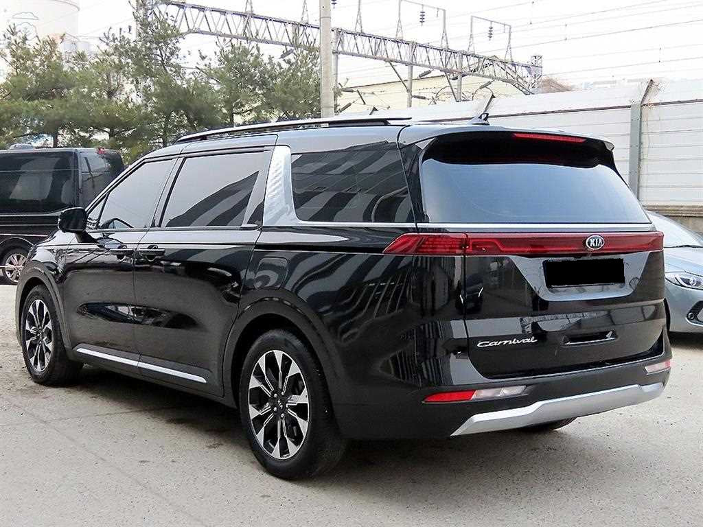 Kia Carnival — photo 03