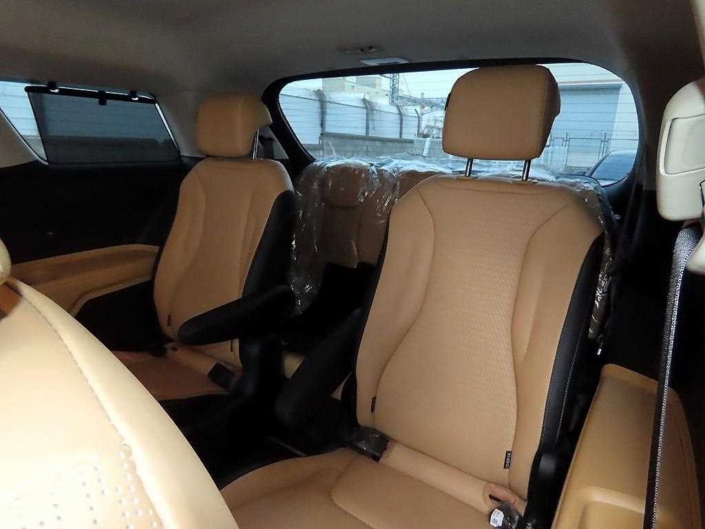 Kia Carnival — photo 07