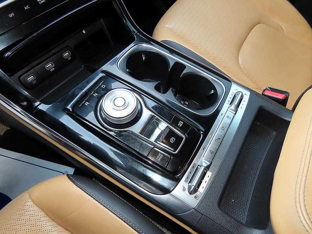 Kia Carnival — photo 11