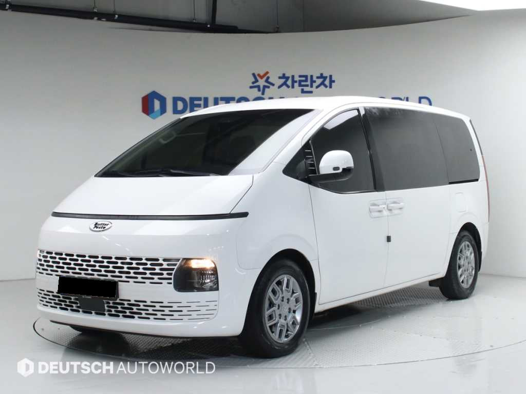 Hyundai Staria — photo 01