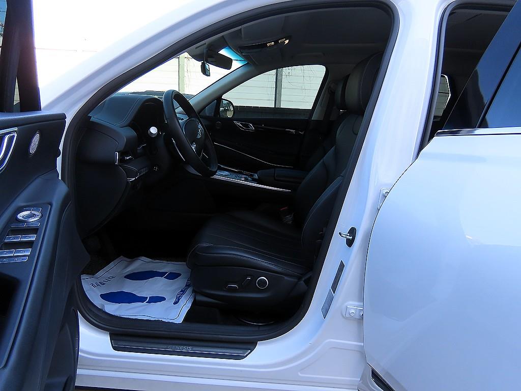 Genesis GV80 — photo 05