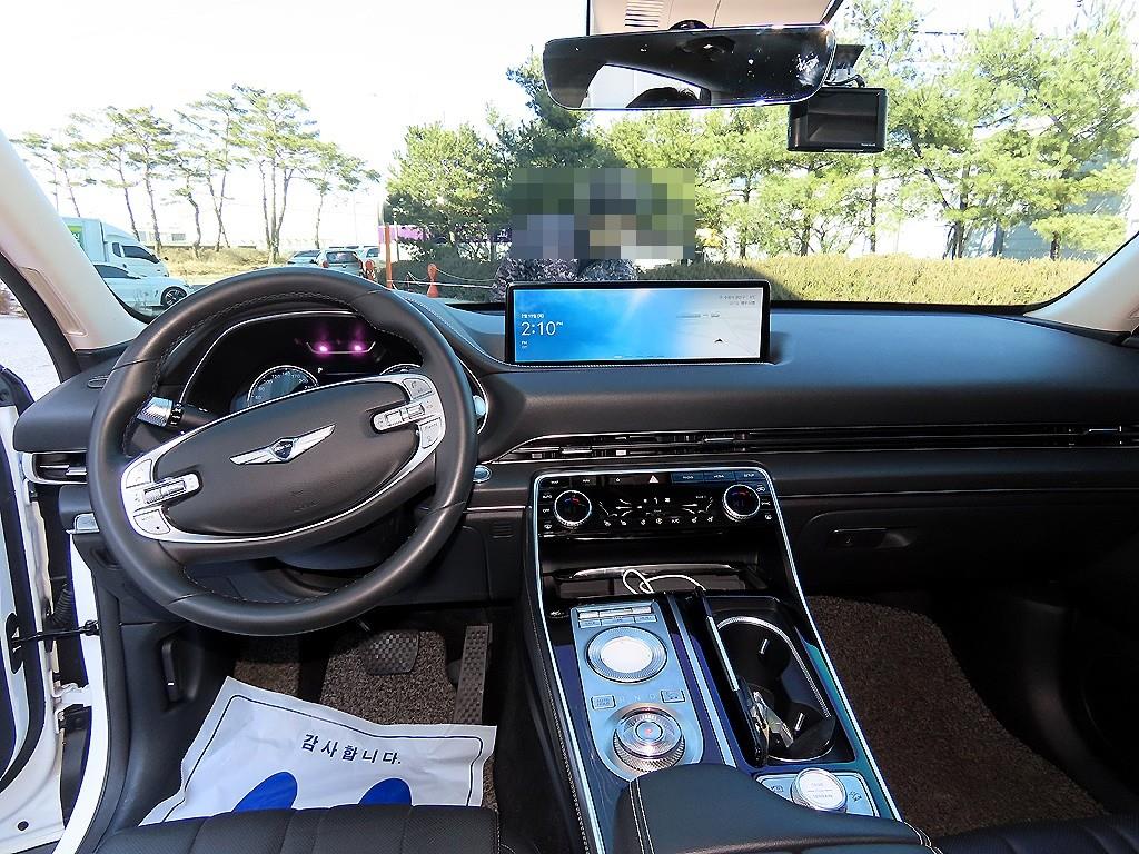 Genesis GV80 — photo 07