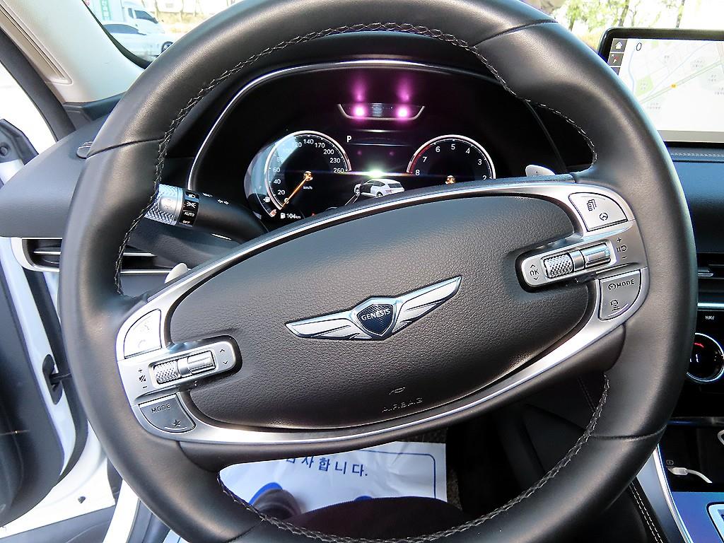 Genesis GV80 — photo 08