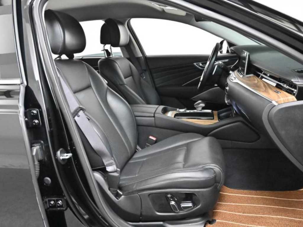 Kia K9 — photo 10