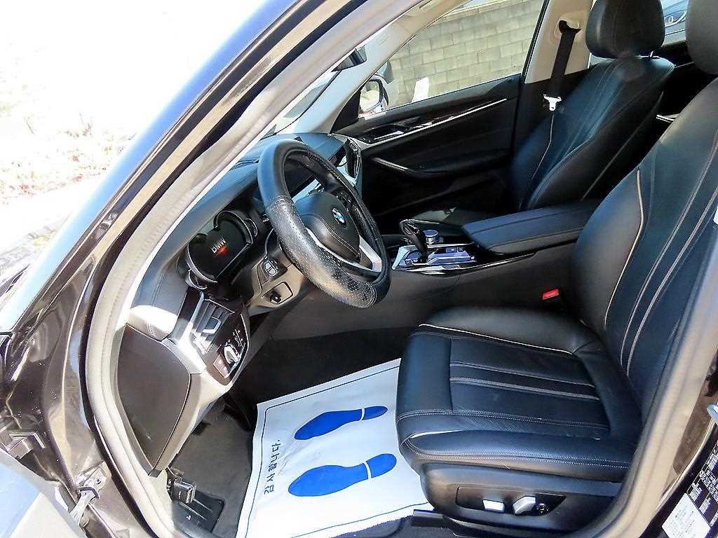 BMW 5-Series — photo 05