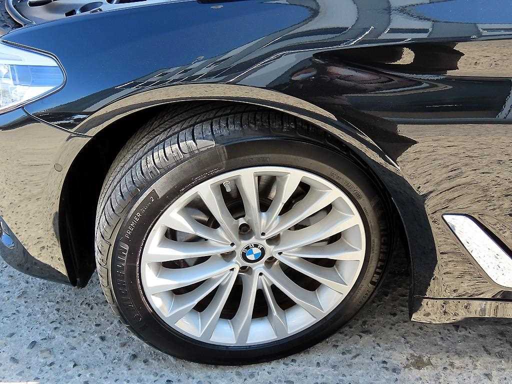 BMW 5-Series — photo 20
