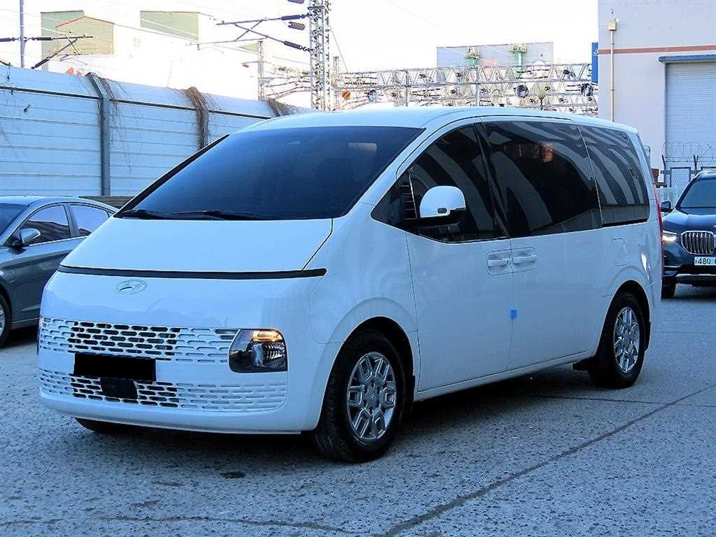 Hyundai Staria — photo 02