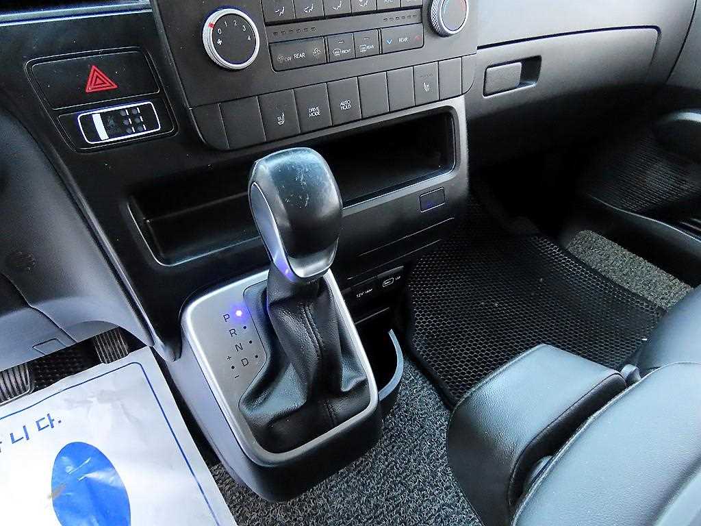 Hyundai Staria — photo 11