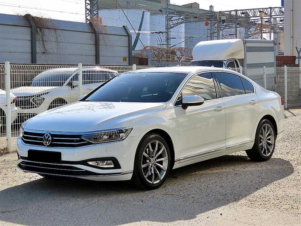 Volkswagen Passat — photo 02