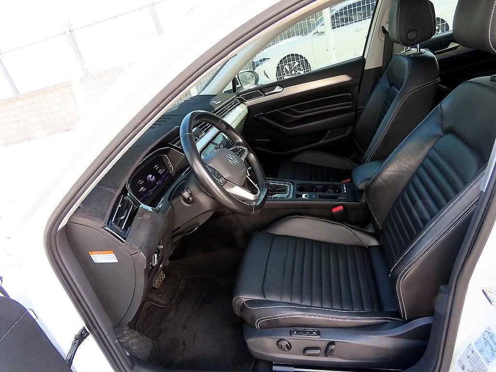 Volkswagen Passat — photo 05