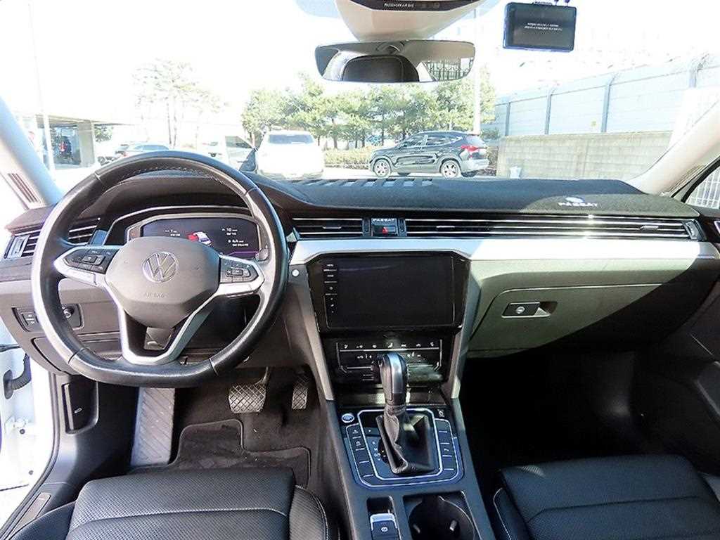 Volkswagen Passat — photo 07