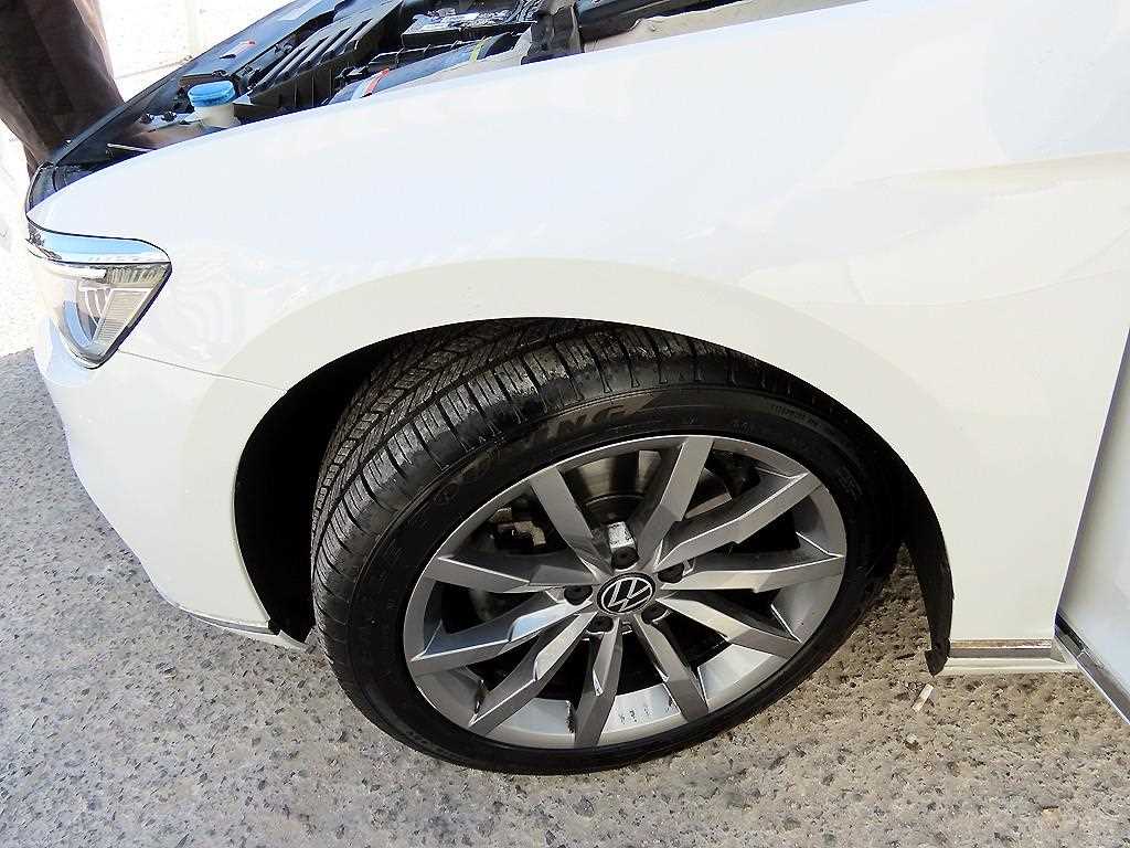 Volkswagen Passat — photo 20