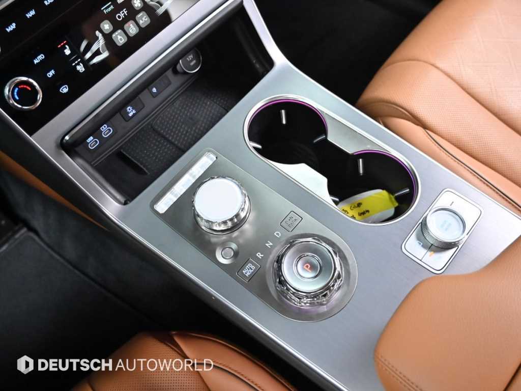 Genesis GV80 — photo 09