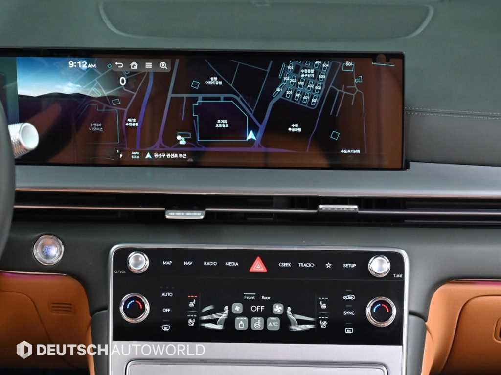 Genesis GV80 — photo 14
